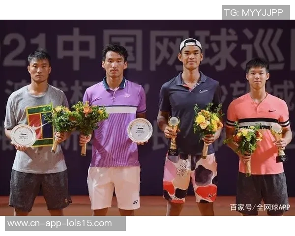 广州网球队与南京网球队赛后复盘分析精彩配合与战术执行